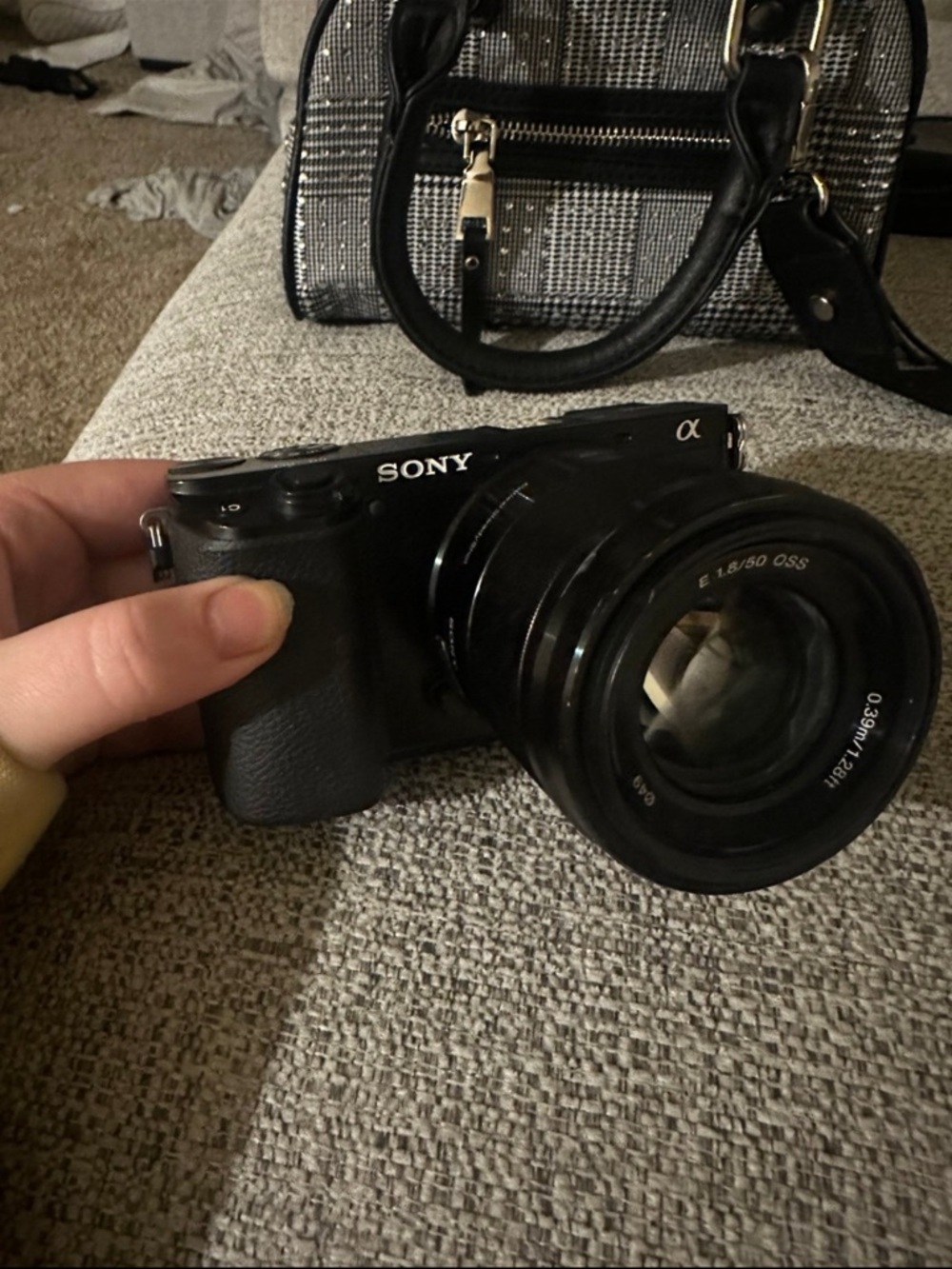 Sony alpha 6100 Mirrorless Camera with 16-50 lens